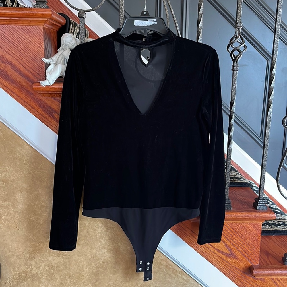 Dynamite Black Valore Long Sleeve V-Neck With Chocker Band Thong Bodysuit Size L
